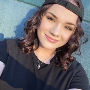 Meet your Posher, Paige